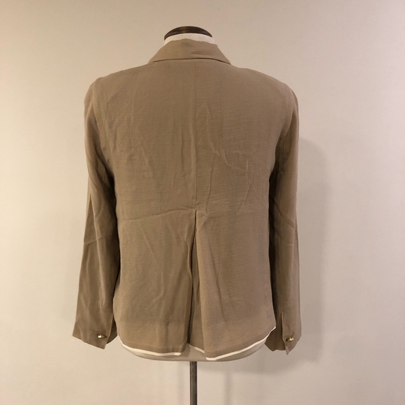 Classic Club Monaco blazer! - Picture 2 of 6